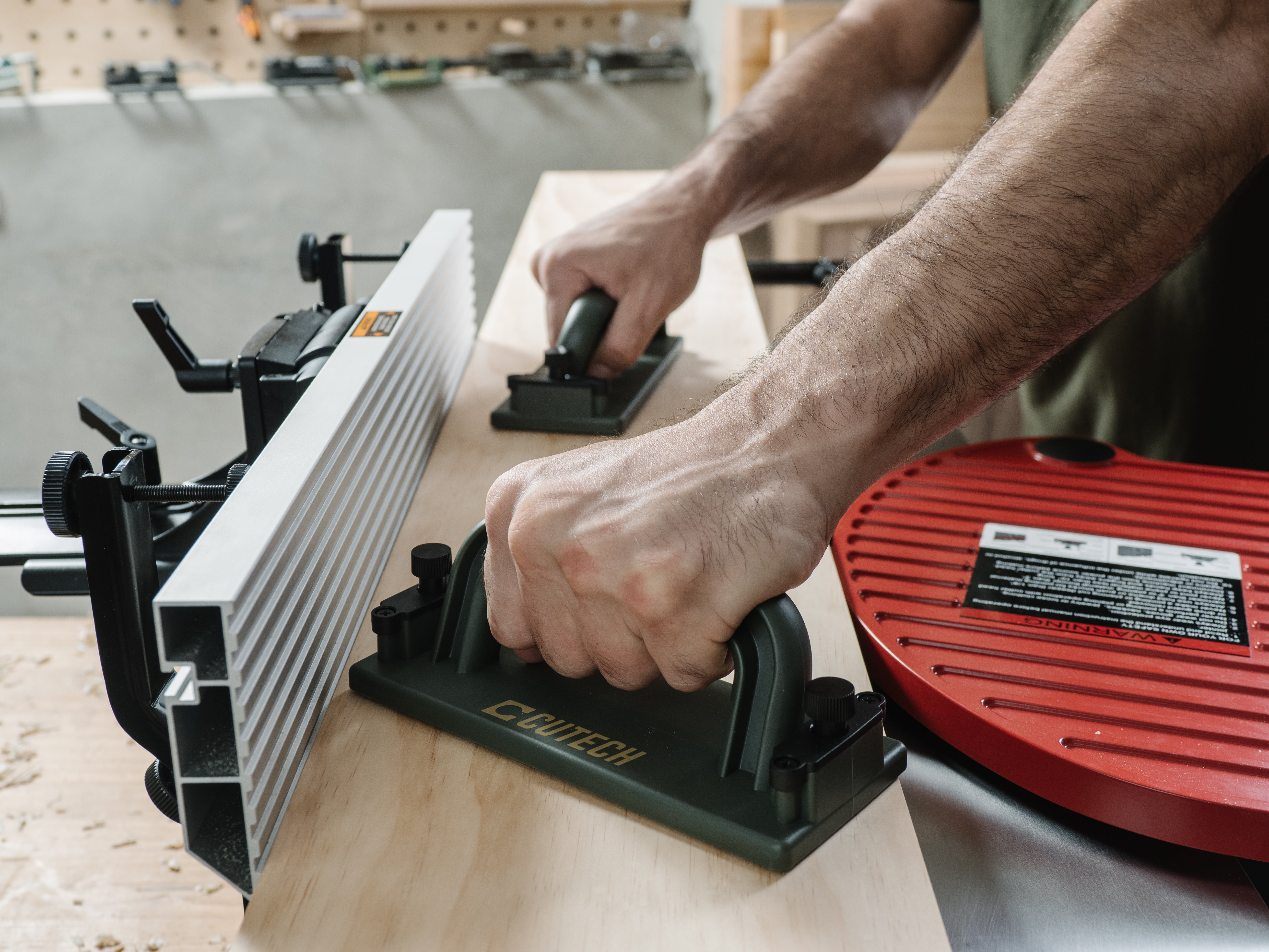How to Use a Jointer: 4 Easy Steps to Perfect Wood & Pro Tips